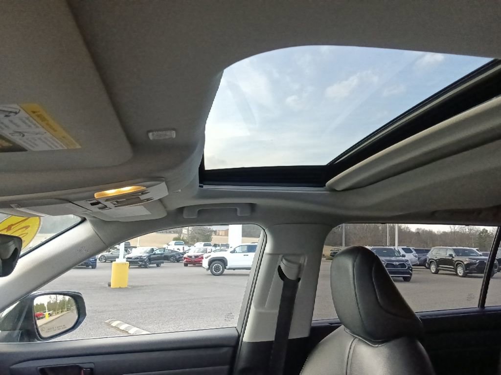 Used 2024 Toyota Highlander XLE image 14