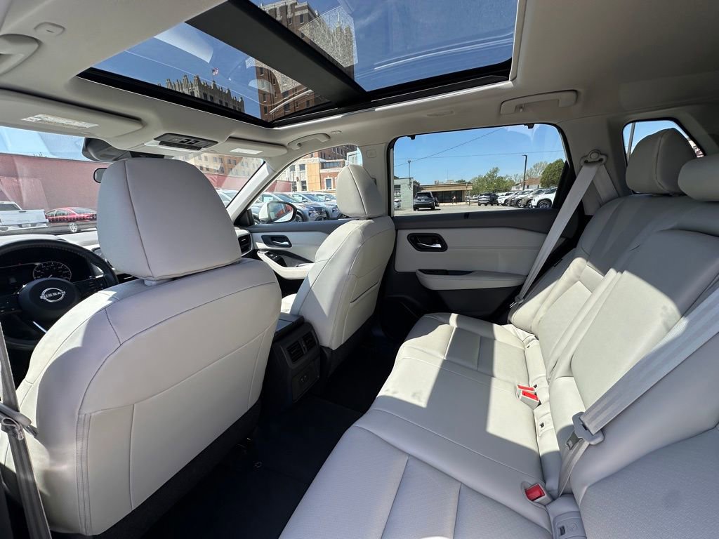 Certified 2023 Nissan Rogue SV w/ SV Premium B Package FWD image 14