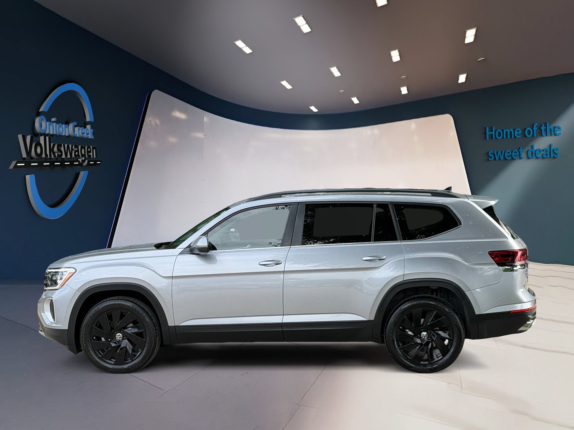 Certified 2026 Volkswagen Atlas SE FWD image 8