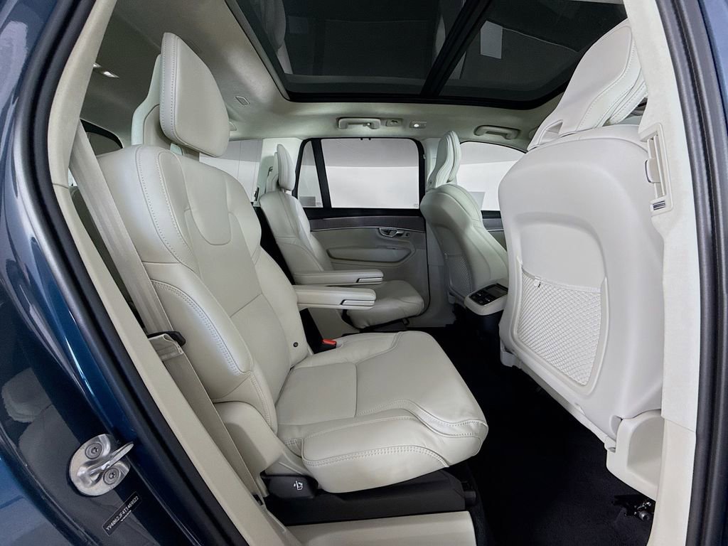 Used 2026 Volvo XC90 B6 Ultra w/ Lounge Package image 30