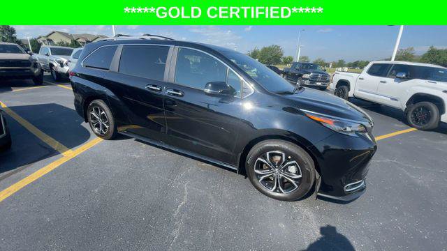 Certified 2025 Toyota Sienna Platinum AWD/4WD image 4