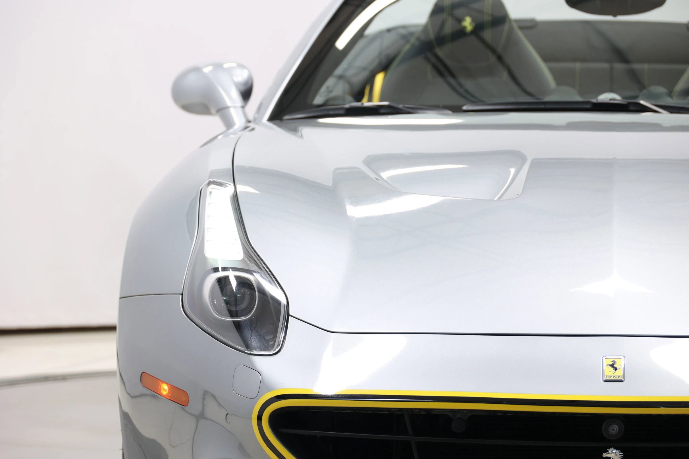 Used 2015 Ferrari California T image 92
