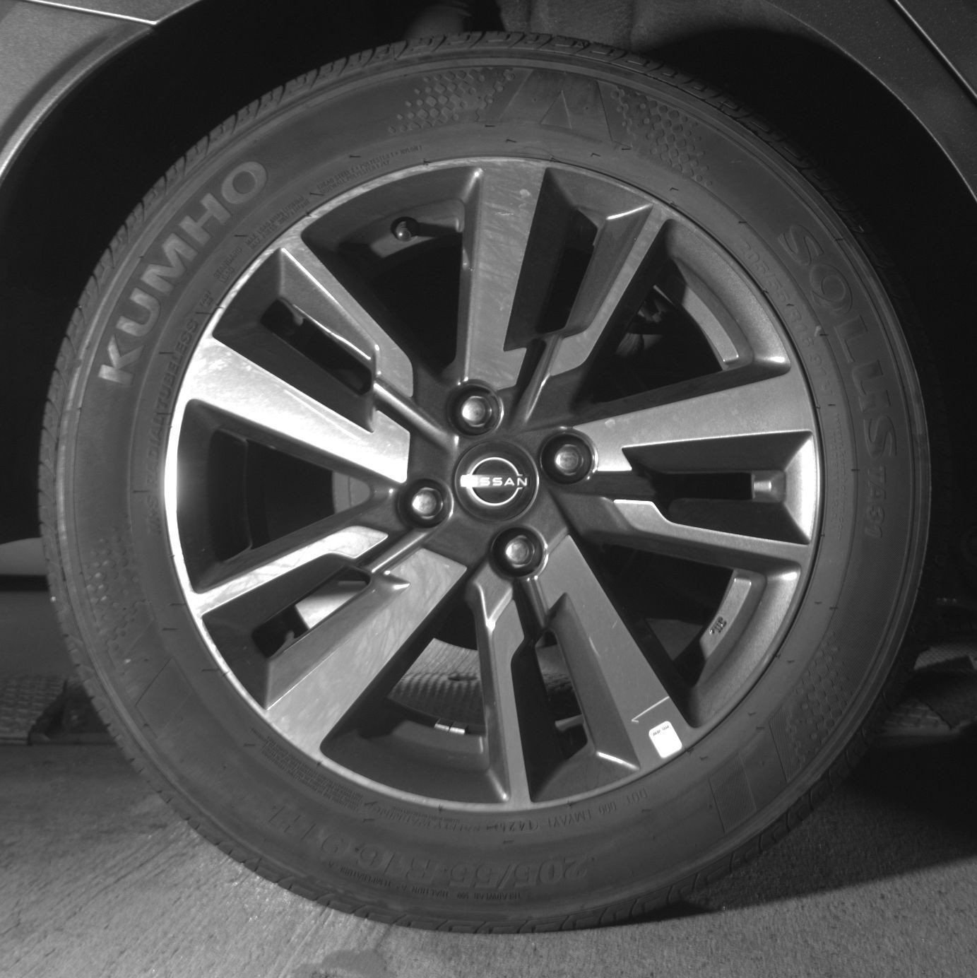 Used 2025 Nissan Versa SV FWD image 18