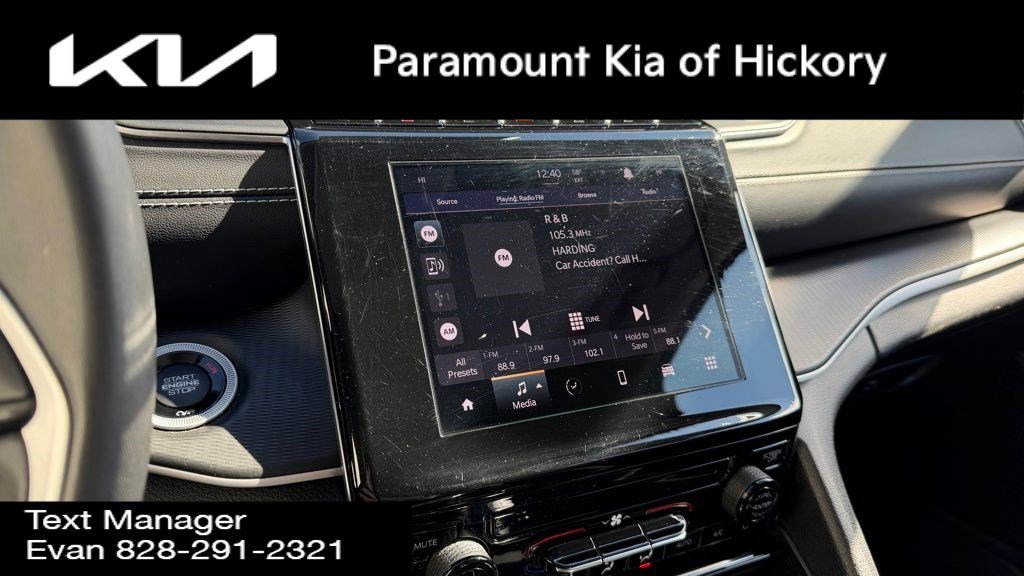 Used 2023 Jeep Grand Cherokee L Laredo image 8