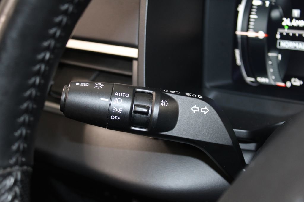 Used 2024 Mitsubishi Outlander 4WD Plug-In Hybrid image 37