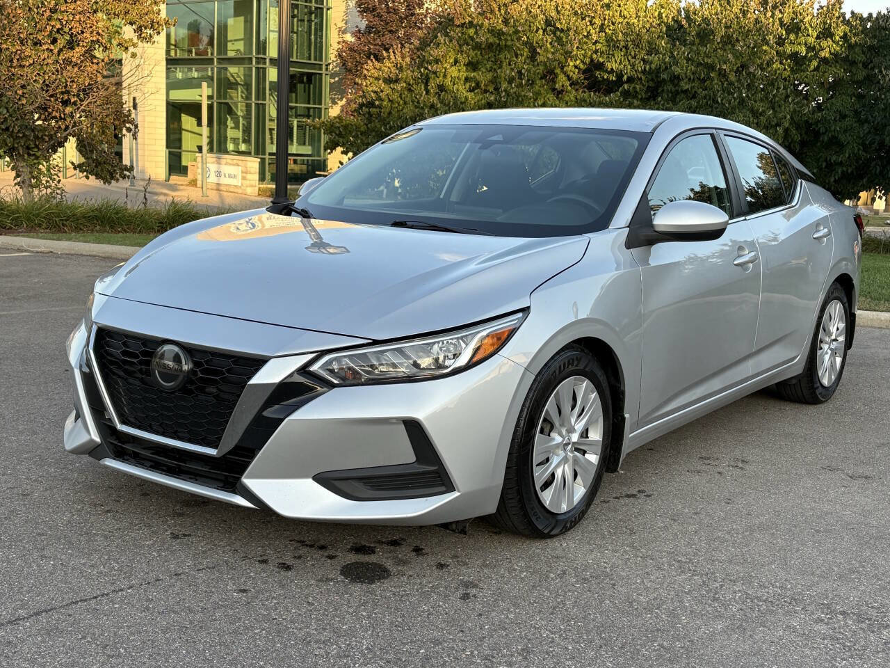 Used 2020 Nissan Sentra S image 2