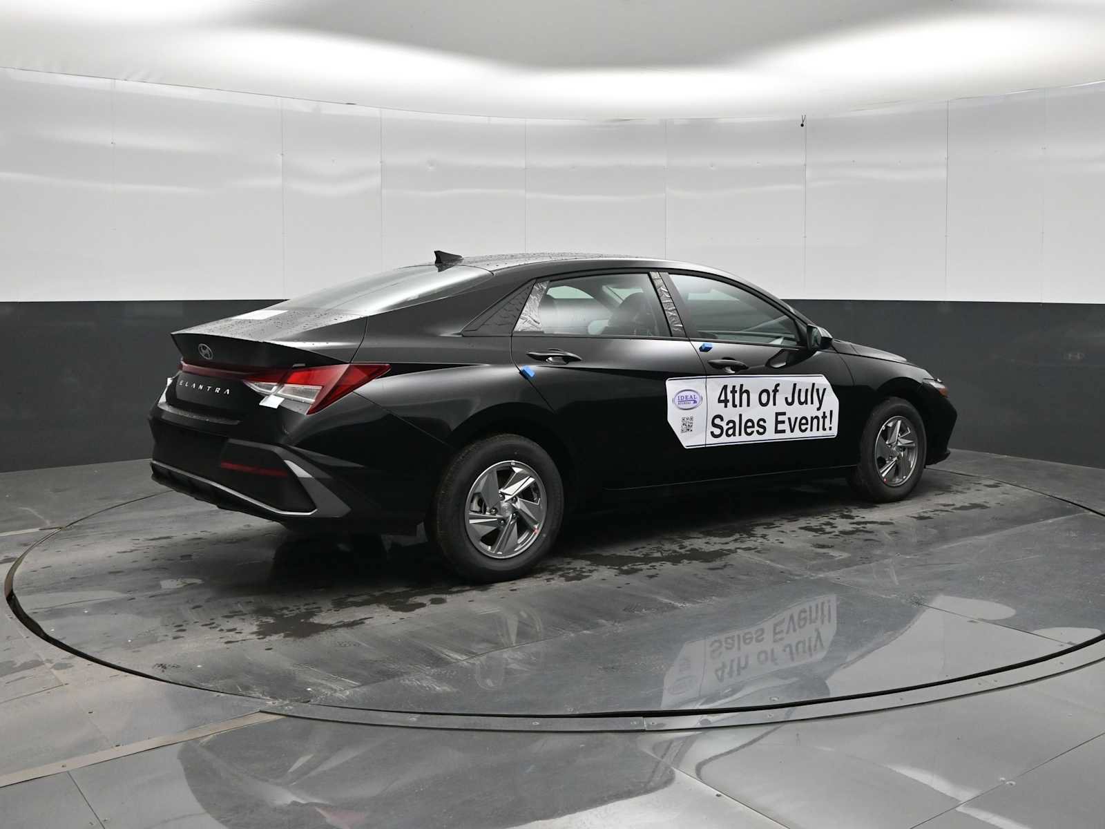 New 2026 Hyundai Elantra SE FWD image 8