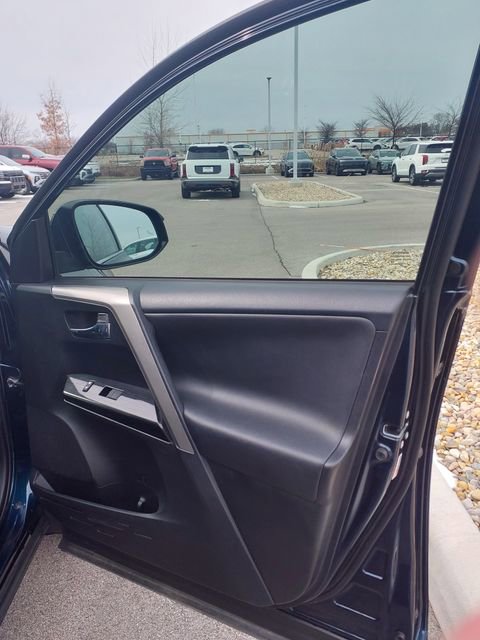 Used 2017 Toyota RAV4 Limited image 23