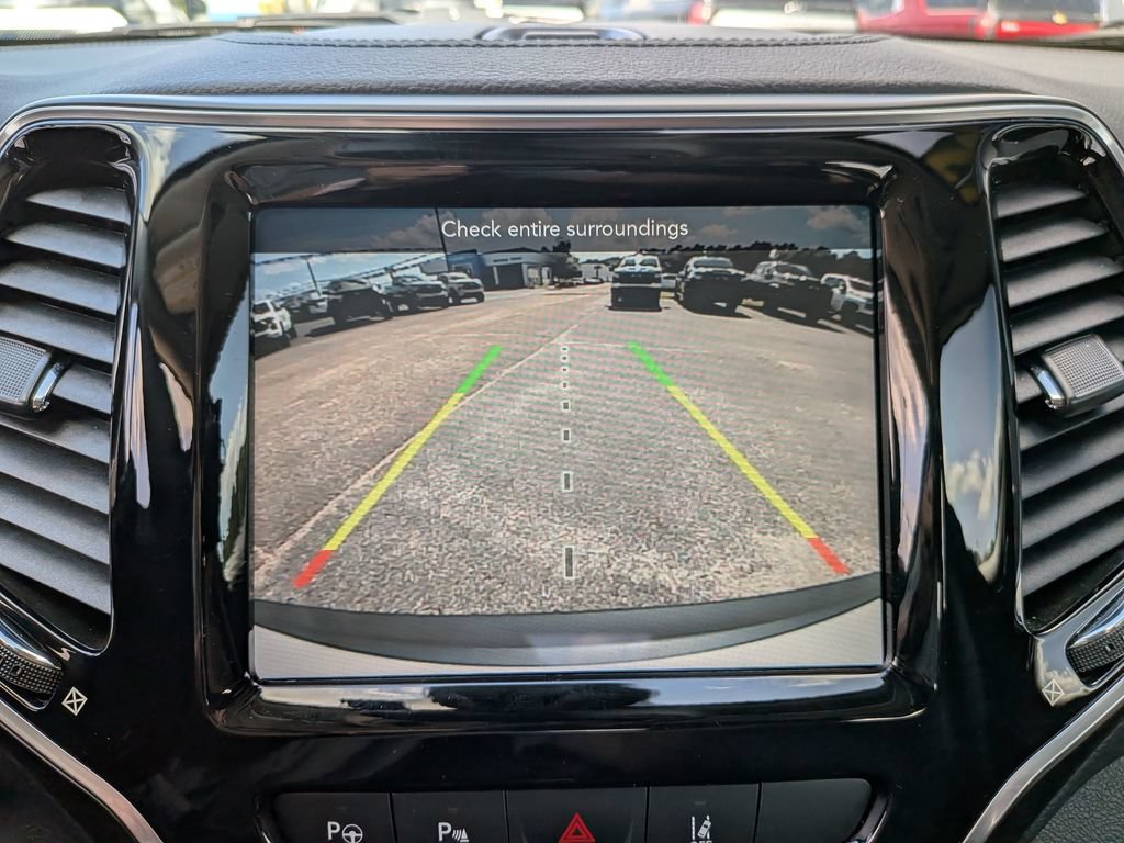 Used 2022 Jeep Cherokee Limited AWD/4WD image 25