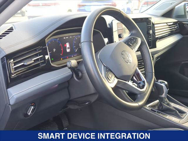 Certified 2025 Volkswagen Jetta SEL FWD image 12