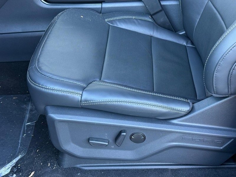 New 2025 Ford Expedition Platinum w/ Stealth Performance Package image 17