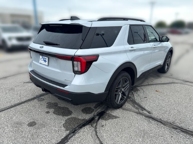 New 2026 Ford Explorer ST-Line w/ ST-Line Street Pack AWD/4WD image 6