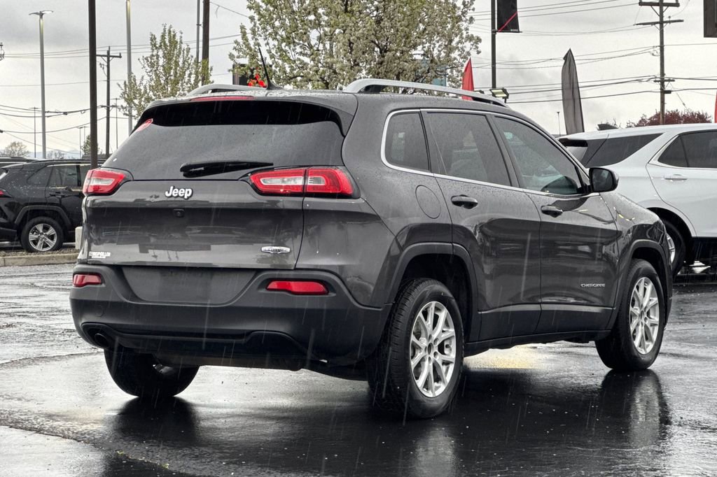 Used 2017 Jeep Cherokee Latitude FWD image 4