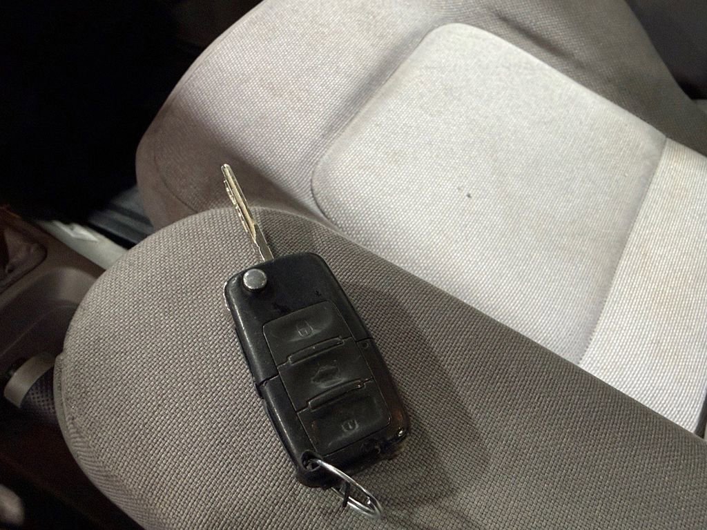 Used 2003 Volkswagen Beetle GLS FWD image 35