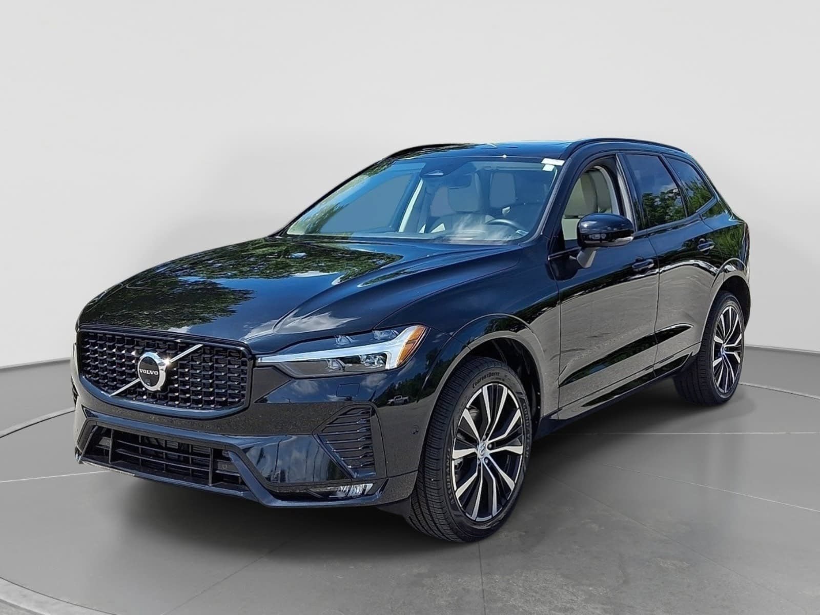 Used 2024 Volvo XC60 B5 Ultimate w/ Protection Package Premier AWD/4WD image 3