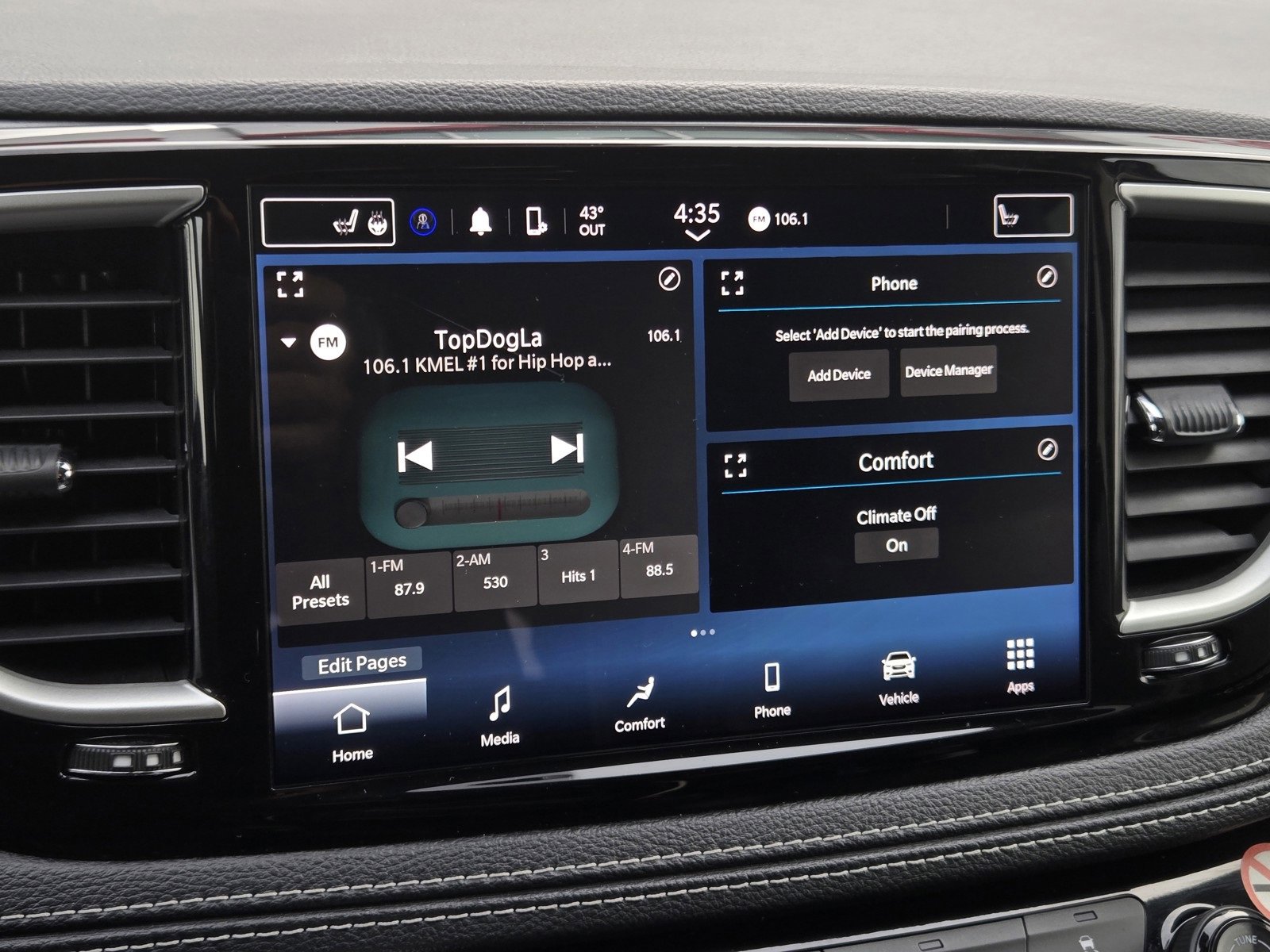 Used 2023 Chrysler Pacifica Touring-L image 14