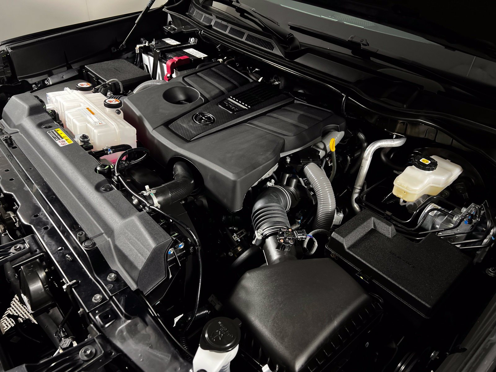 Certified 2026 Toyota Tundra Limited AWD/4WD image 11