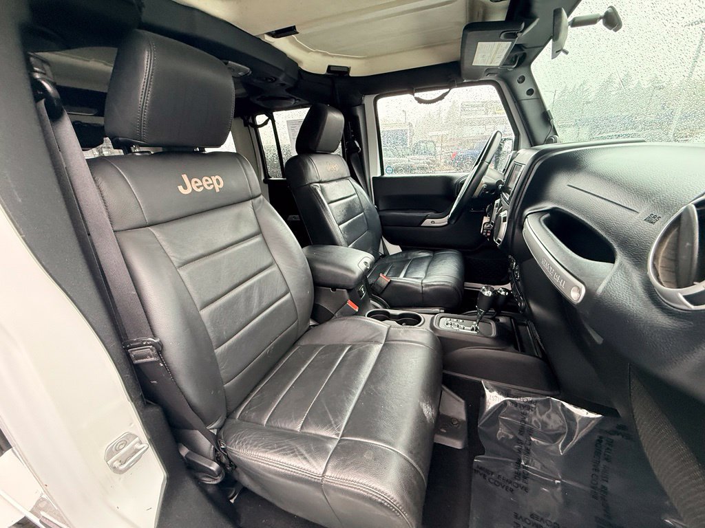 Used 2012 Jeep Wrangler Unlimited Sahara w/ Dual Top Group AWD/4WD image 25