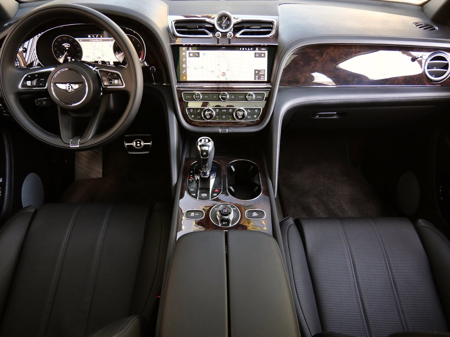 Used 2022 Bentley Bentayga V8 image 4