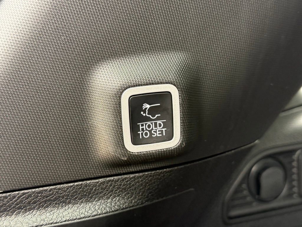 Certified 2024 Jeep Grand Cherokee Altitude RWD image 34