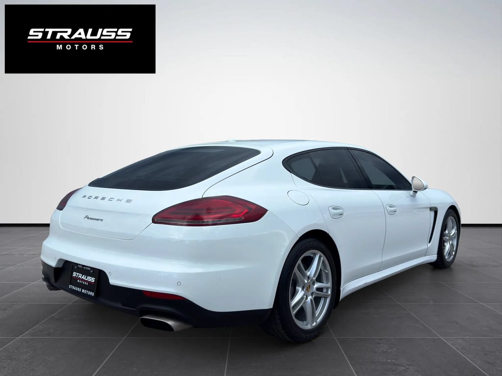 Used 2015 Porsche Panamera w/ Premium Package RWD image 10