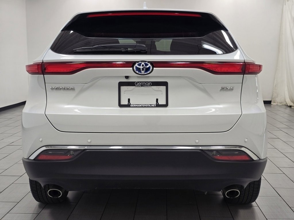 Used 2024 Toyota Venza XLE image 17