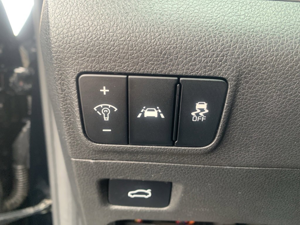 Used 2022 Kia K5 LXS image 21