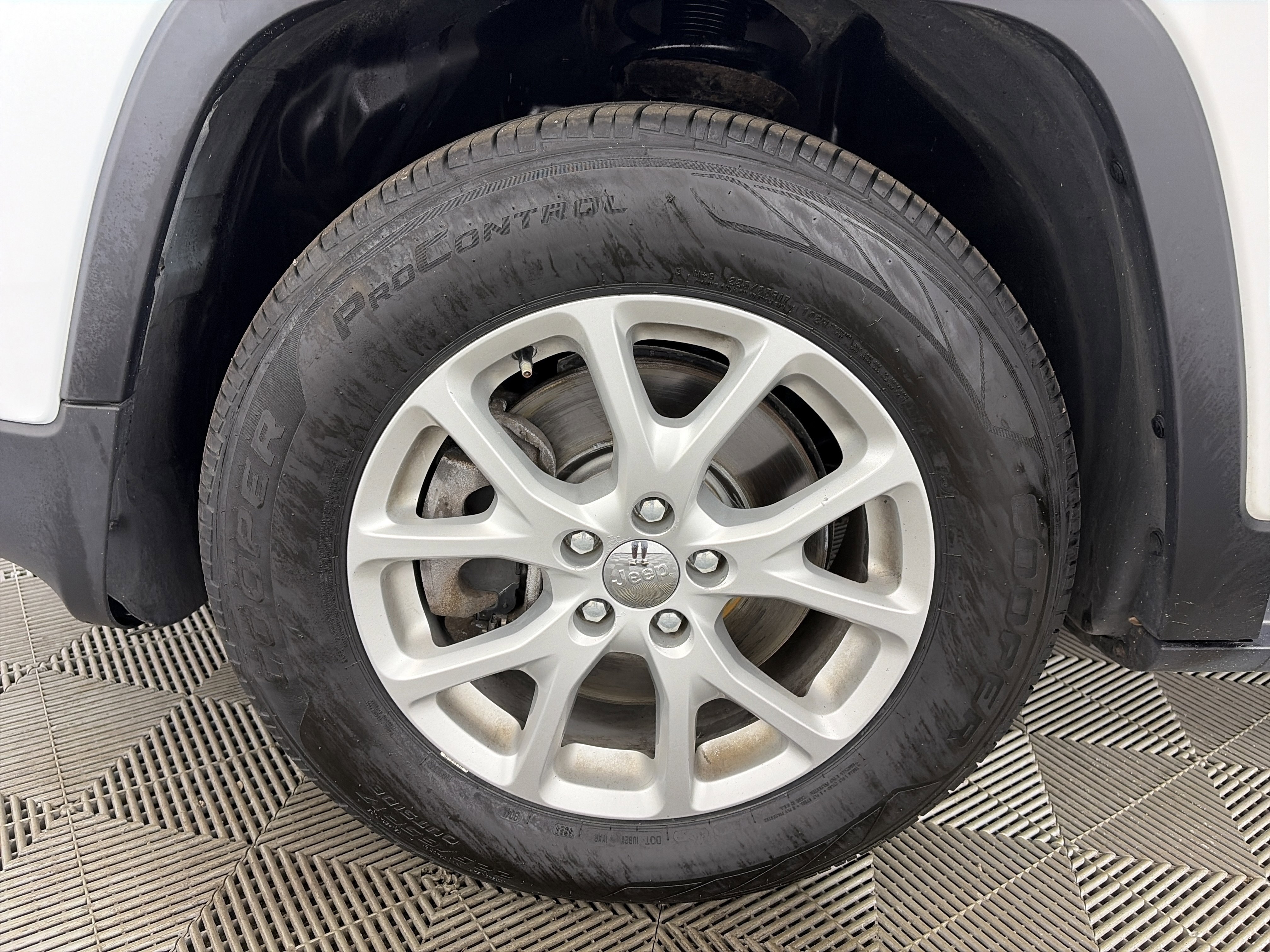 Used 2016 Jeep Cherokee Latitude image 13