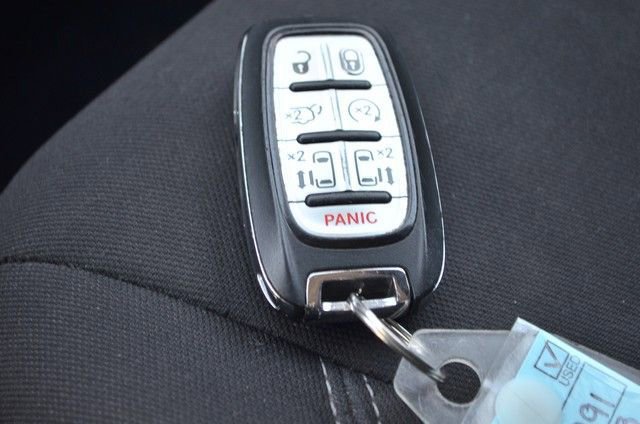 Used 2023 Chrysler Voyager LX image 26