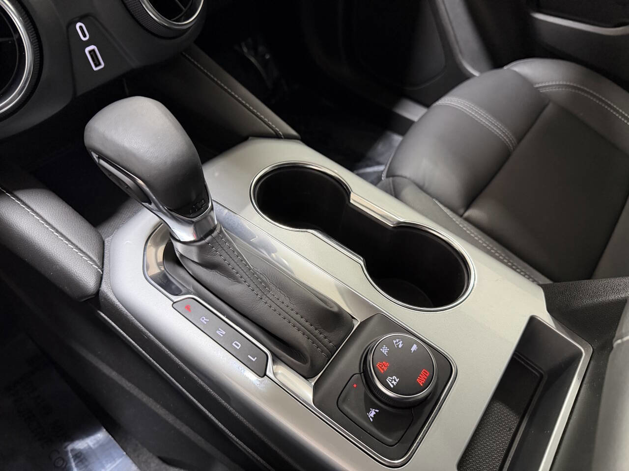 Used 2024 Chevrolet Blazer LT w/ Midnight/Sport Edition image 11