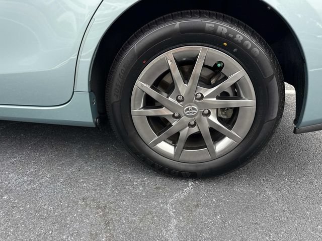 Used 2017 Toyota Prius V Four FWD image 12