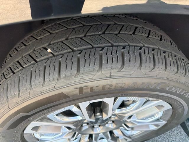 Used 2024 GMC Yukon XL Denali Ultimate AWD/4WD image 6