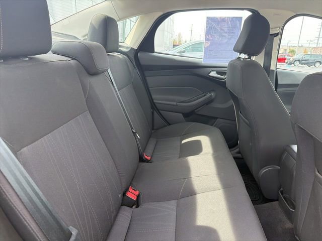 Used 2017 Ford Focus SE w/ Cold Weather Package image 28