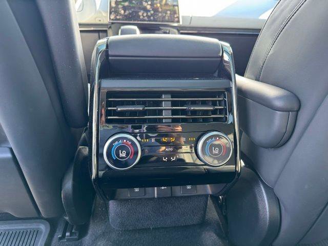 Used 2024 Land Rover Range Rover Sport Dynamic SE image 18