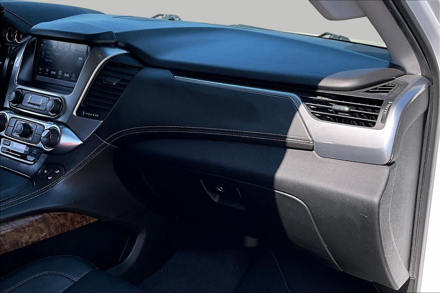 Used 2020 Chevrolet Tahoe Premier AWD/4WD image 17