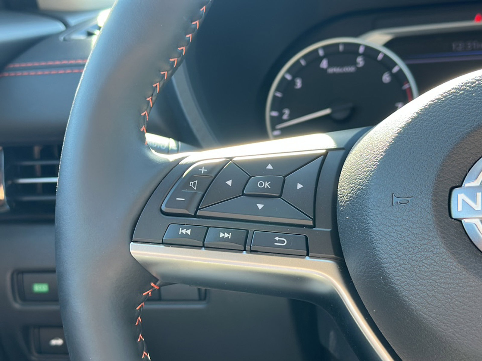 New 2025 Nissan Sentra SR w/ SR Premium Package image 19