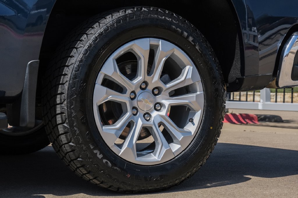 Used 2022 Chevrolet Silverado 1500 LTZ w/ Technology Package AWD/4WD image 63