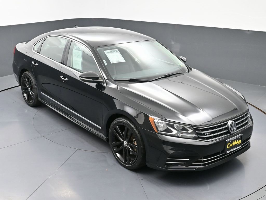 Used 2016 Volkswagen Passat 1.8T R-Line image 38