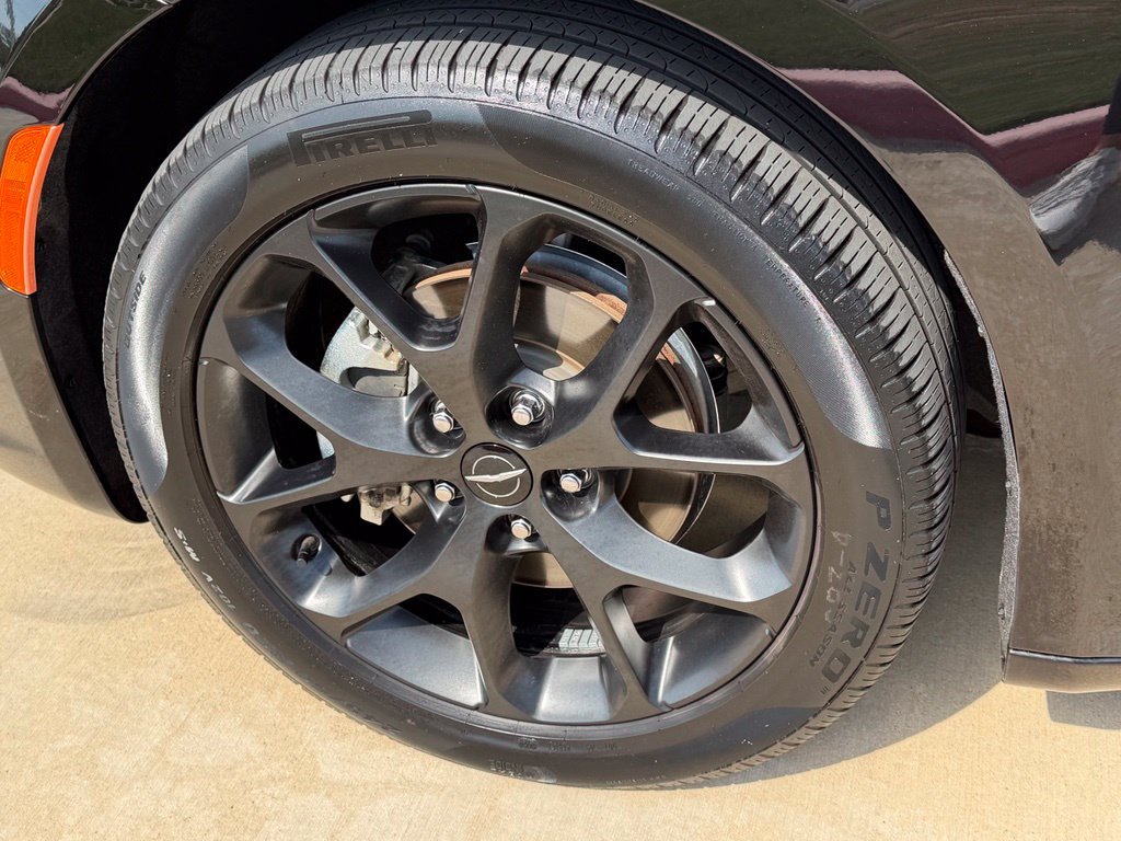 Used 2025 Chrysler Pacifica Limited FWD image 13