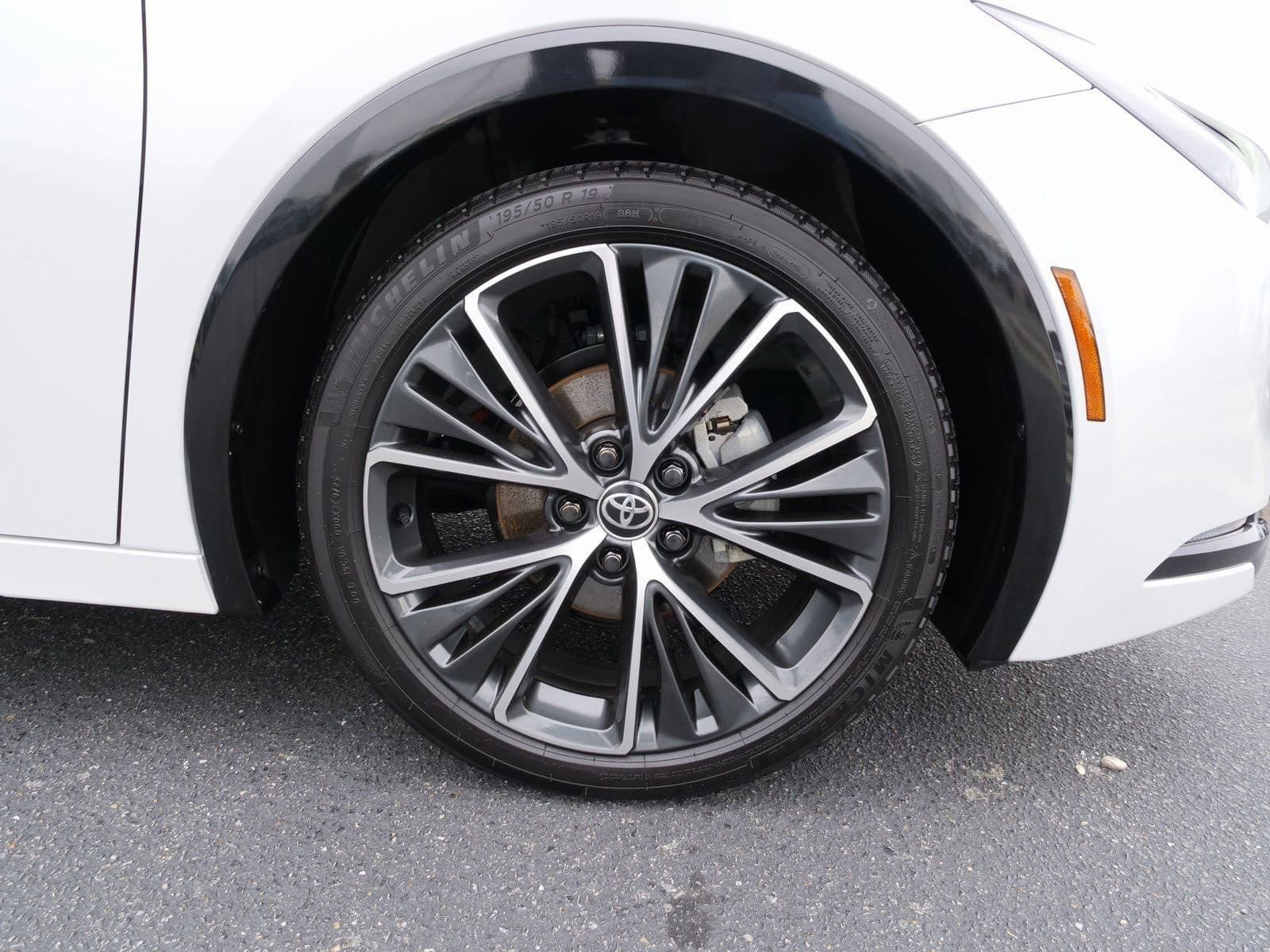 Used 2025 Toyota Prius XLE image 10