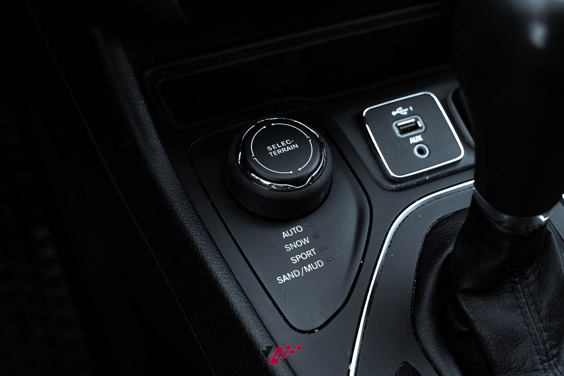 Used 2021 Jeep Cherokee Latitude Lux w/ Comfort/Convenience Group image 37