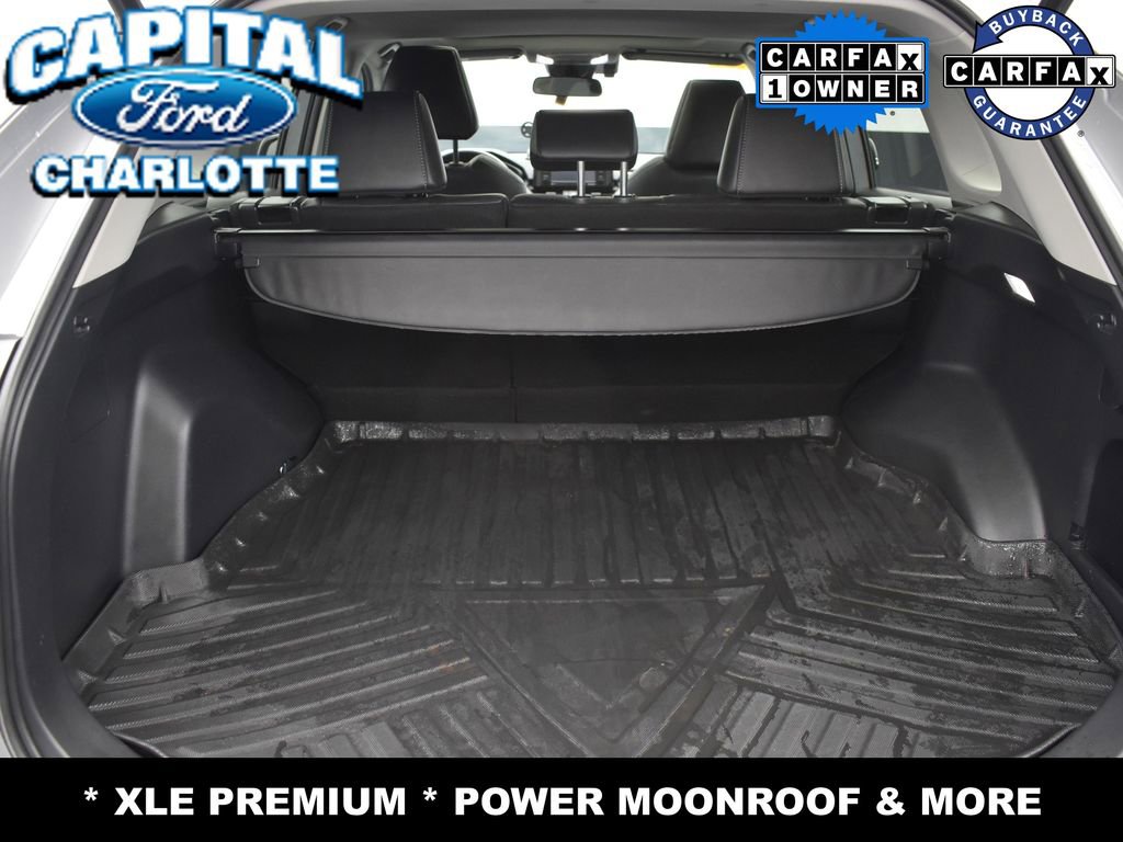 Used 2022 Toyota RAV4 XLE Premium image 18