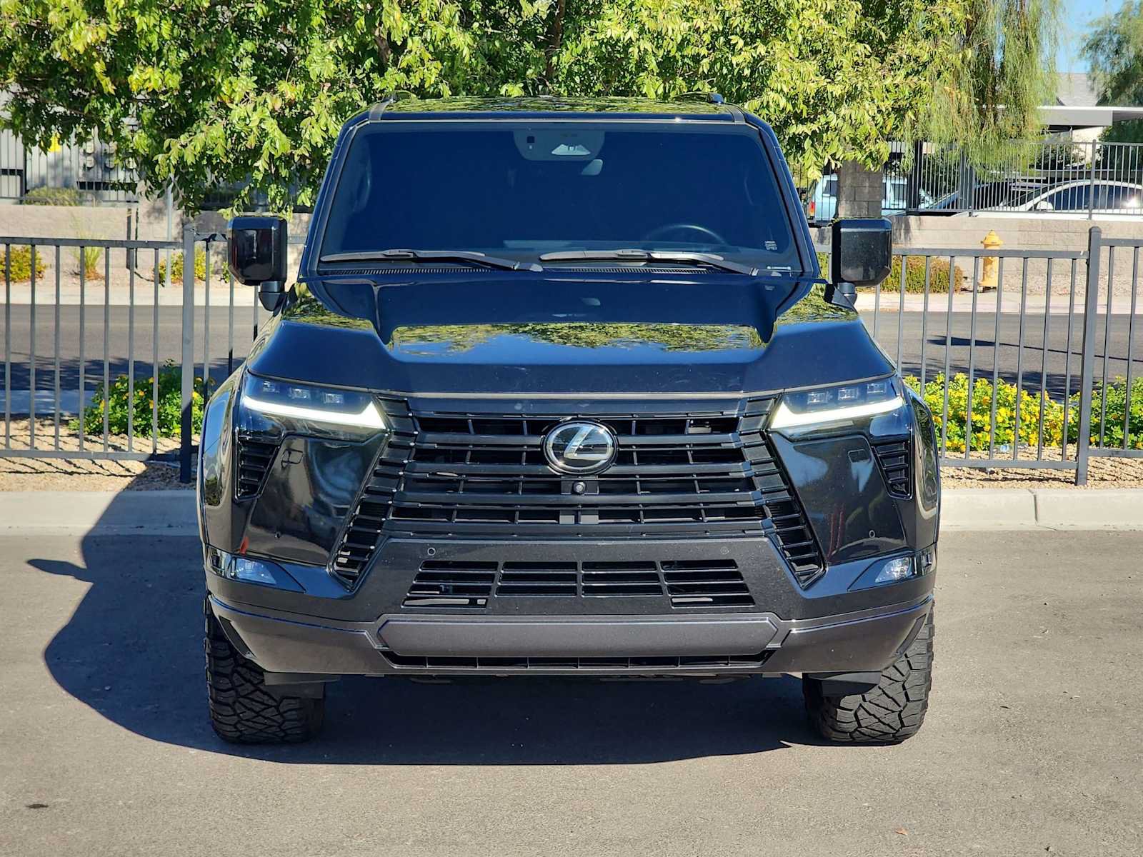 Used 2025 Lexus GX 550 w/ Accessory Package (2T) AWD/4WD image 3