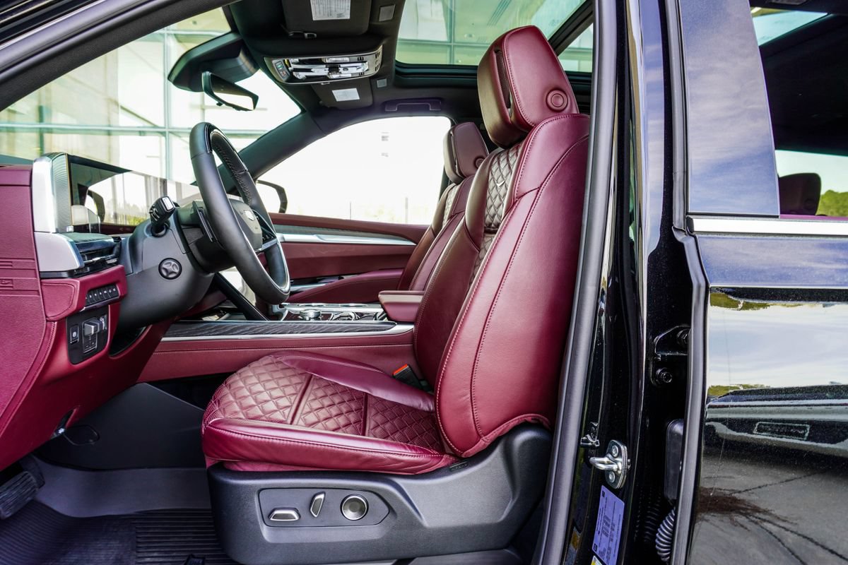 Used 2026 Cadillac Escalade Luxury w/ Touring Package AWD/4WD image 42