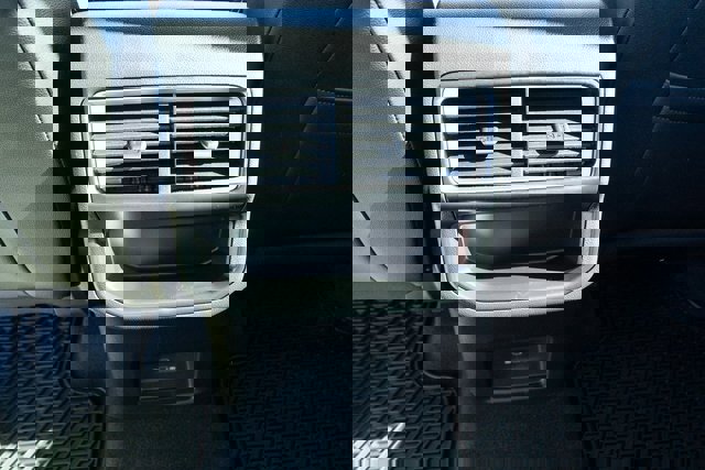 New 2026 Volkswagen Atlas Cross Sport SE image 26