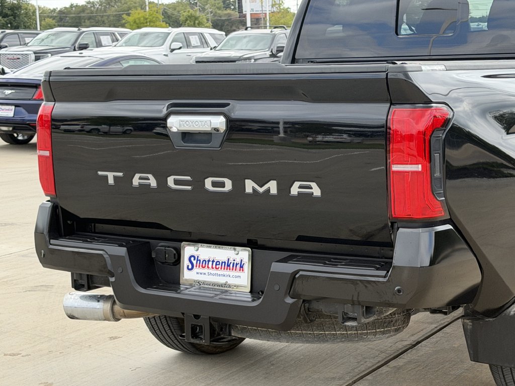 Used 2025 Toyota Tacoma Limited w/ Tow Tech Package AWD/4WD image 6