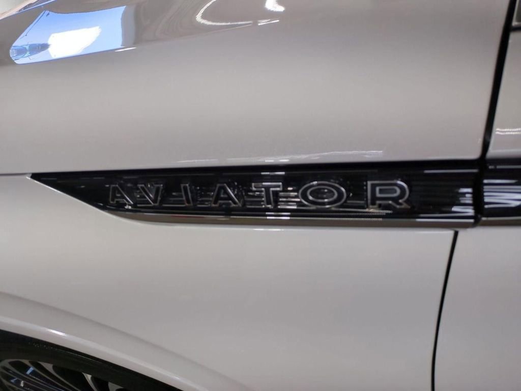 Certified 2023 Lincoln Aviator Black Label w/ Dynamic Handling Package image 10
