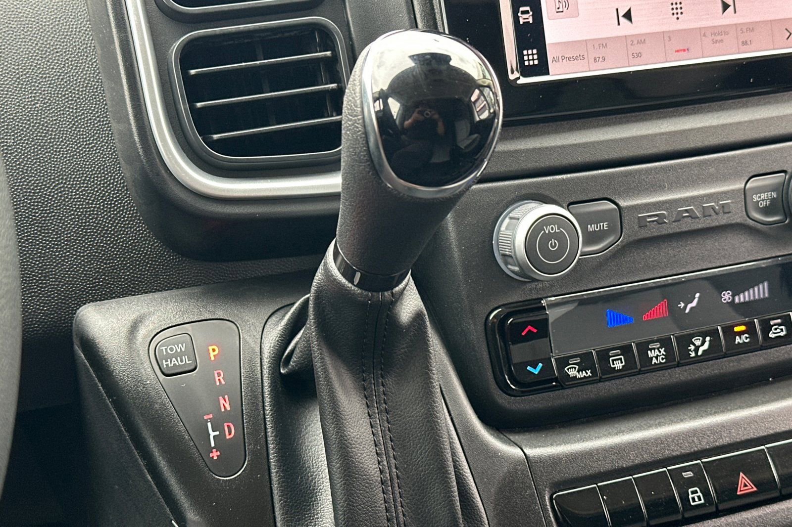 New 2026 RAM ProMaster 2500 w/ Quick Order Package 22G SLT image 21