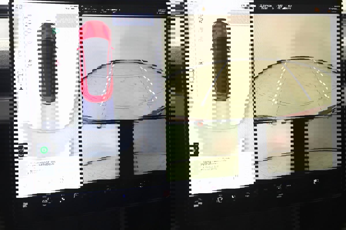 Used 2024 Tesla Model 3 Standard Range image 11