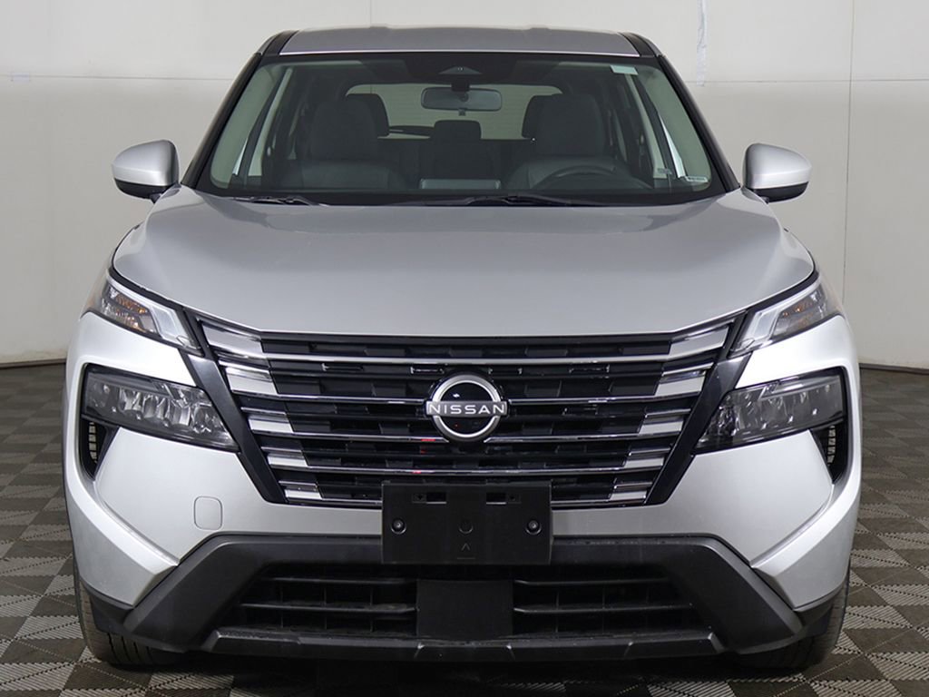 Used 2024 Nissan Rogue SV AWD/4WD image 9